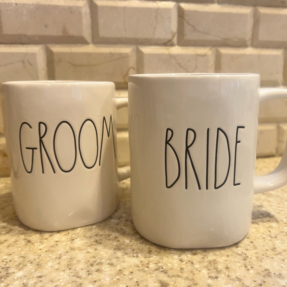 Rae Dunn Mug Set